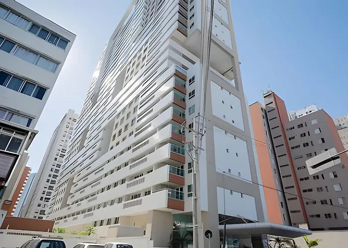 Duplex Incrível, 2 Quartos, varanda, 2 vagas Batel by UROOMS